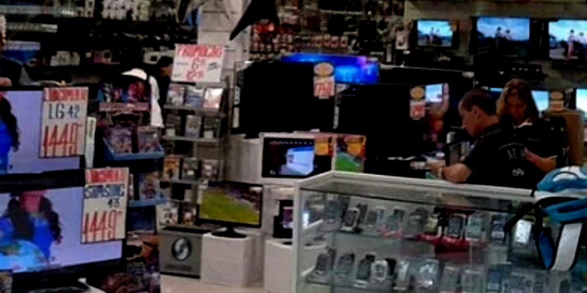 http://tvfoco.uai.com.br/wp-content/uploads/2015/05/Daniela-Mercury.jpg