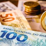 Salário mínimo no Brasil está em R$ 1.320,00 reais (FOTO: Reprodução/Internet)