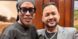 Promoter Junior Cabral é presença ao lado de Ronaldinho Gaúcho em evento da Vrauu