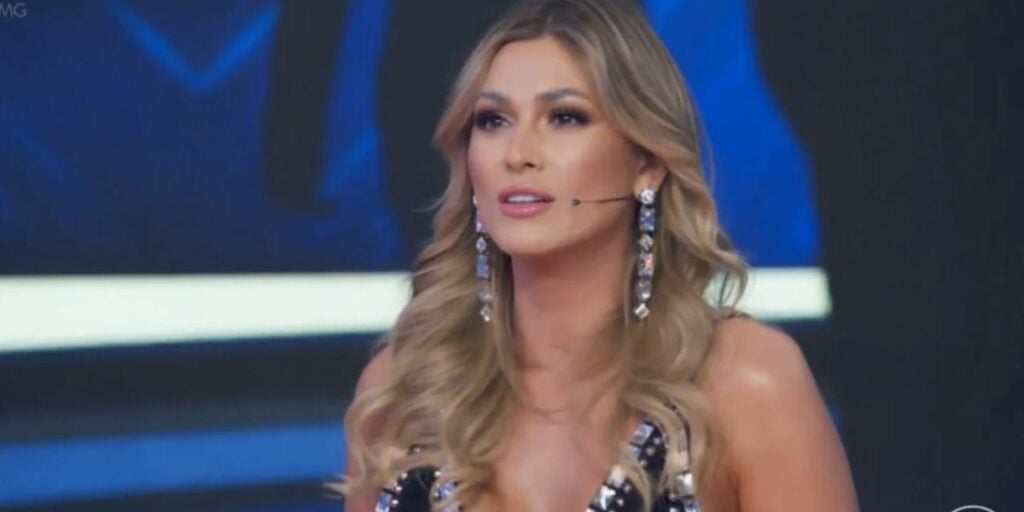 http://tvfoco.uai.com.br/wp-content/uploads/2015/05/Daniela-Mercury.jpg