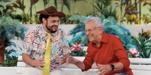 Matheus Ceará e Carlos Alberto na Praça É Nossa (Foto: SBT)