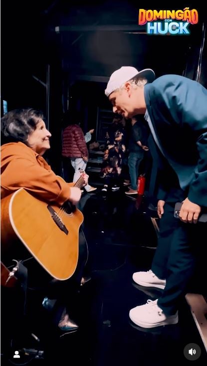 O humorista Rafael Portugal e Dona Déa nos bastidores da Globo - Foto Reprodução Instagram