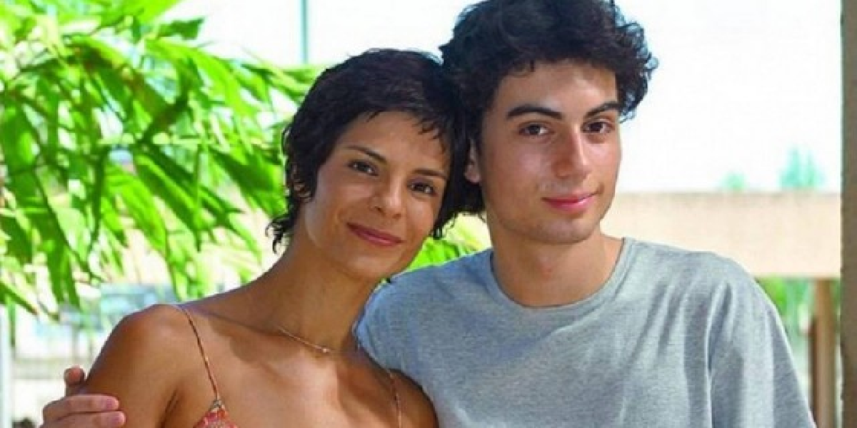 http://tvfoco.uai.com.br/wp-content/uploads/2015/05/Daniela-Mercury.jpg