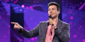 GRANDE FINAL CANTA COMIGO – Vencedor levará para casa o troféu e o prêmio de R$ 300 mil