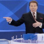 Silvio Santos e seu funcionário em programa (Foto: Reprodução / SBT)