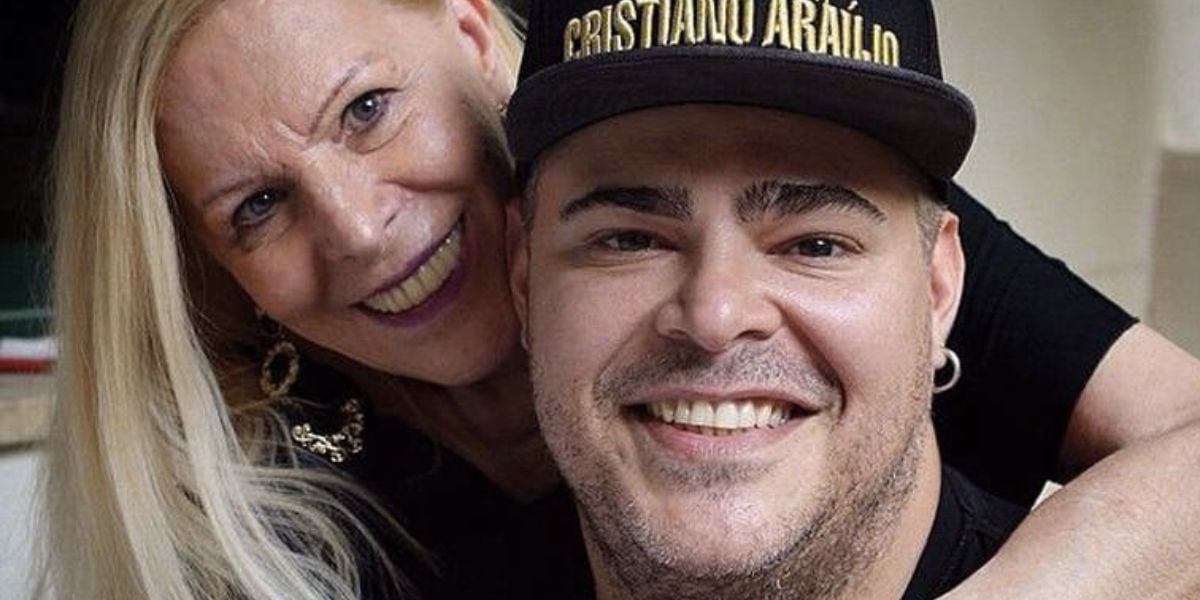 Cantora ao lado do filho (Foto: Reprodução / Instagram) 