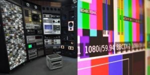 Com demissões e adeus, canal de TV foi à falência (Reprodução: Montagem TV Foco)
