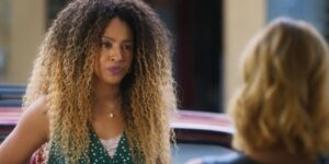 Sol (Sheron Menezzes) se irrita de vez com Lumiar (Carolina Dieckmann) em 