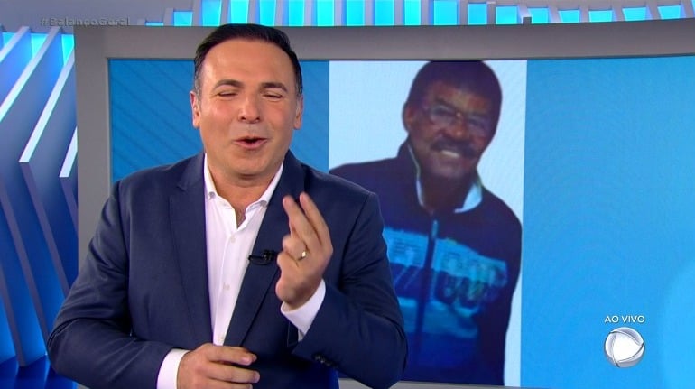 Ao vivo no Balanço Geral, da Record, Reinaldo Gottino luta contra as lágrimas ao anunciar morte de querido colega - Foto Record
