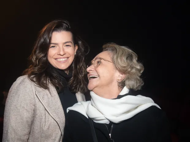 Fernanda Lorenzoni e Fafy Siqueira - Foto Internet2 http://tvfoco.uai.com.br/wp-content/uploads/2015/05/Daniela-Mercury.jpg