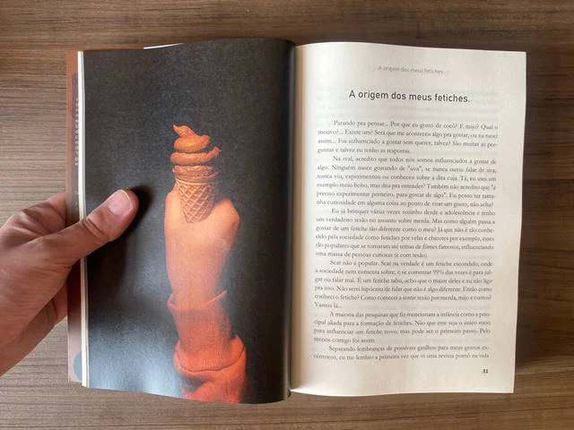 O livro Quero Scat fala sobre o fetiche pelo sexo com cocô, mijo e peidos - Foto Metrópoles O livro Quero Scat fala sobre o fetiche pelo sexo com cocô, mijo e peidos - Foto Metrópoles
