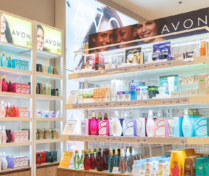 Estante da Avon (Foto: Reprodução/ Internet)