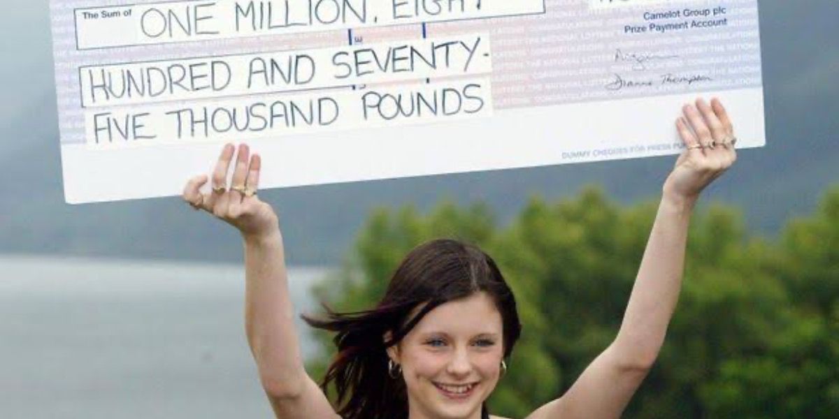 Britânica mais jovem a ganhar na loteria (Reprodução/Internet)
