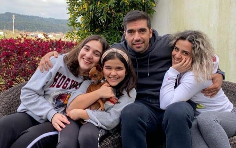 Abel Ferreira, Ana Xavier e as filhas. (Foto: Reprodução / Internet)