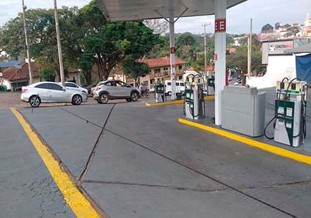 Postos da empresa MAGA são lacrados pela justiça (Foto: Reprodução, Portal Rio Prado)