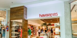 Empresa comprou Havaianas por fortuna (Reprodução: Internet)