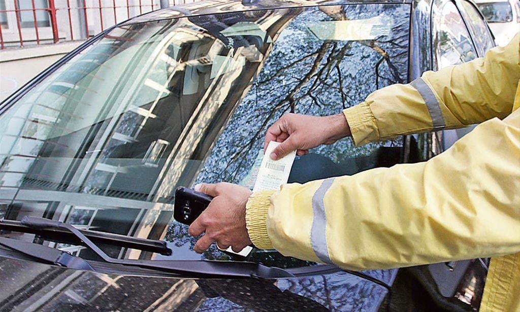 O aviso de irregularidade na Zona Azul http://tvfoco.uai.com.br/wp-content/uploads/2015/05/Daniela-Mercury.jpg