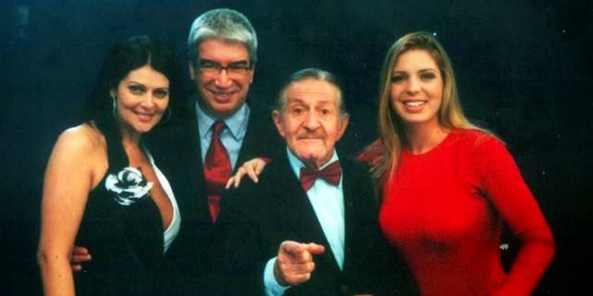 http://tvfoco.uai.com.br/wp-content/uploads/2015/05/Daniela-Mercury.jpg