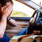 Motoristas devem se atentar às novas eis de trânsito se nao querem sofrer no bolso ou até mesmo com penalidades mais graves (Foto Reprodução/Montagem/Tv Foco)