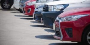 Carros estacionados - Foto Reprodução Internet