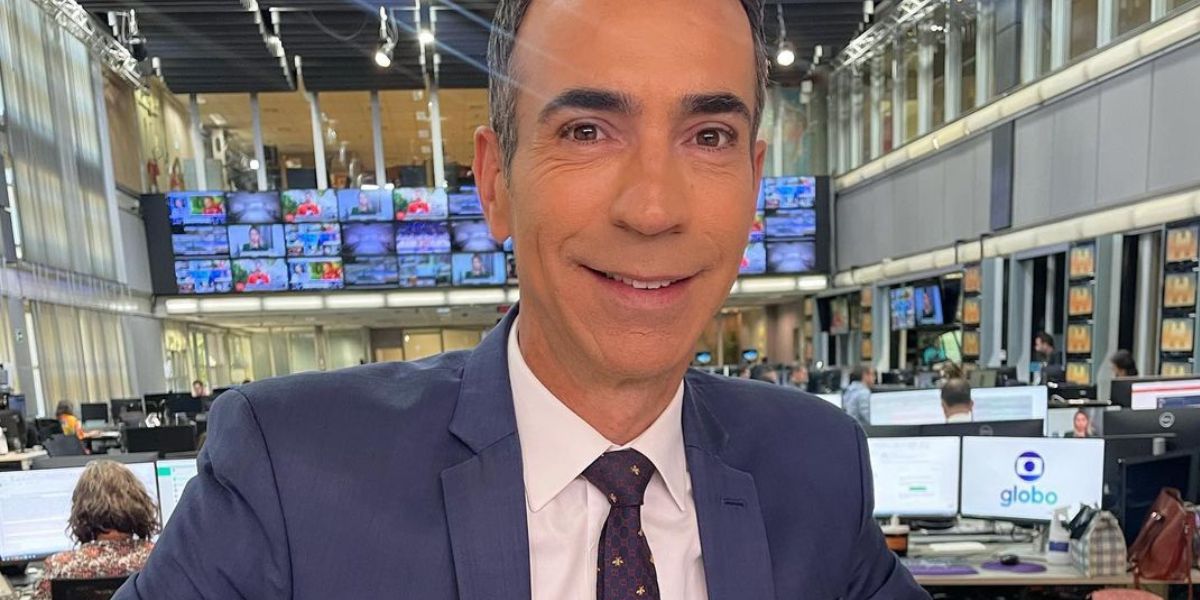César Tralli no estúdio do Jornal Hoje  (Foto: Reprodução / Instagram) 