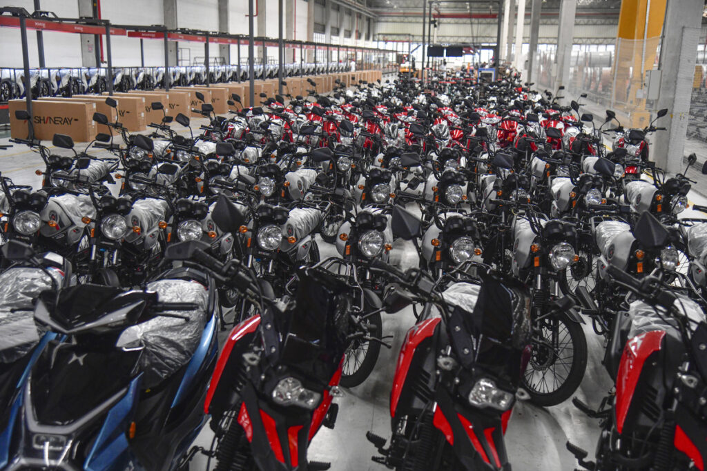 Rival da Honda lança plano pra ANIQUILAR a concorrência - Montagem: TVFOCO Rival da Honda lança plano pra ANIQUILAR a concorrência - Montagem: TVFOCO