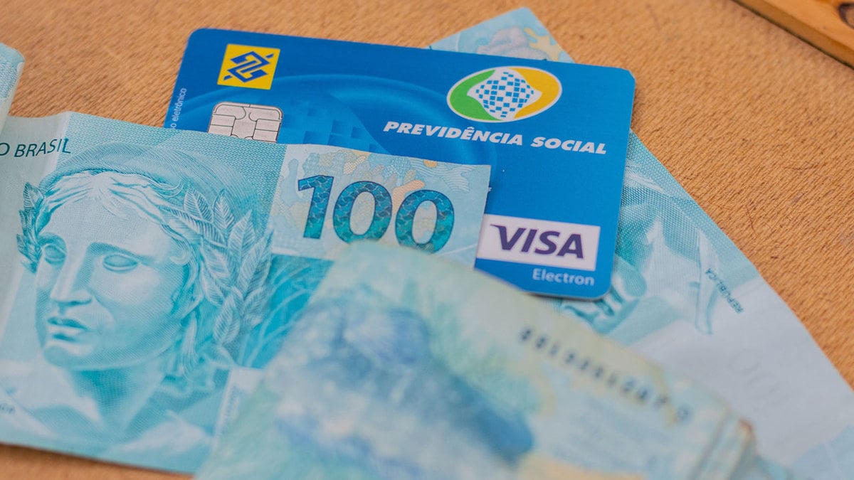 Grupo de brasileiros que se enquadram no RGPS terão aumento no valor do benefício - Foto Internet