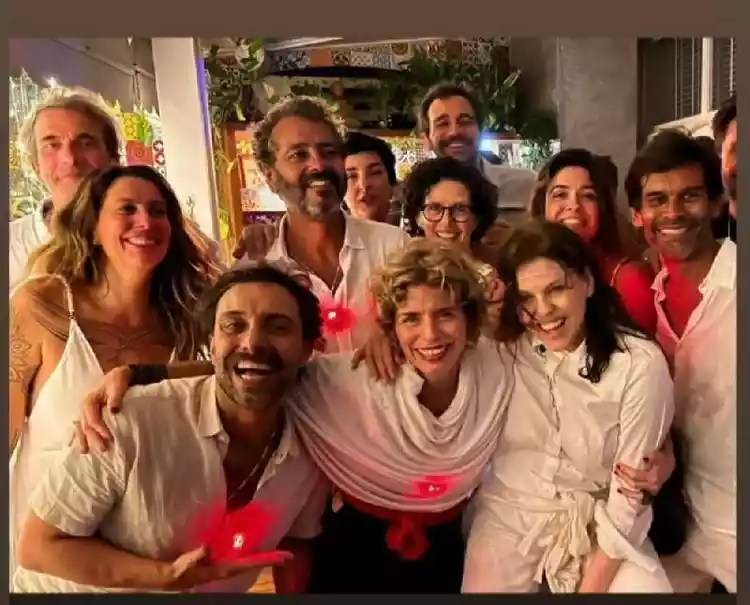 Marcos Palmeira celebrou 60 anos com festa, amigos famosos e ganhou um beijo da mulher - Foto Internet