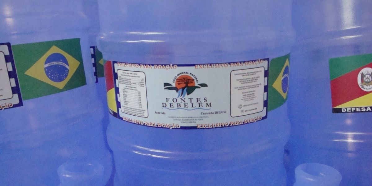 A água mineral Fontes de Belém teve que ser retirada das prateleiras, um de seus lotes (Reprodução: Internet)