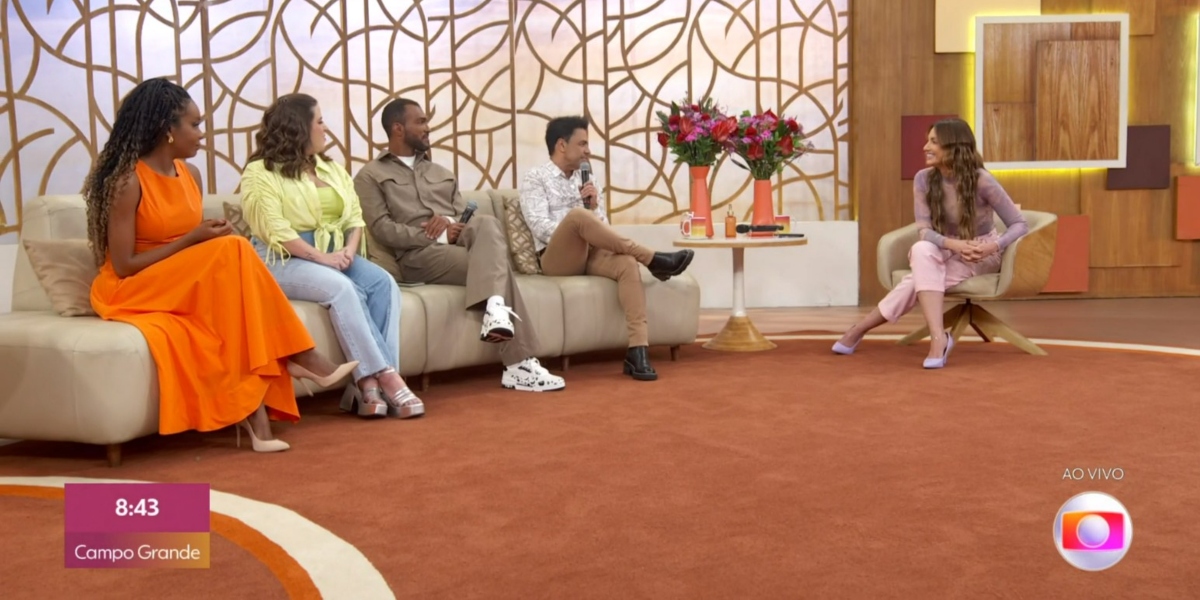 "Encontro" falou sobre relação de Larissa Manoela com os pais e Zezé Di Camargo esteve no palco (Foto: Reprodução/TV Globo)