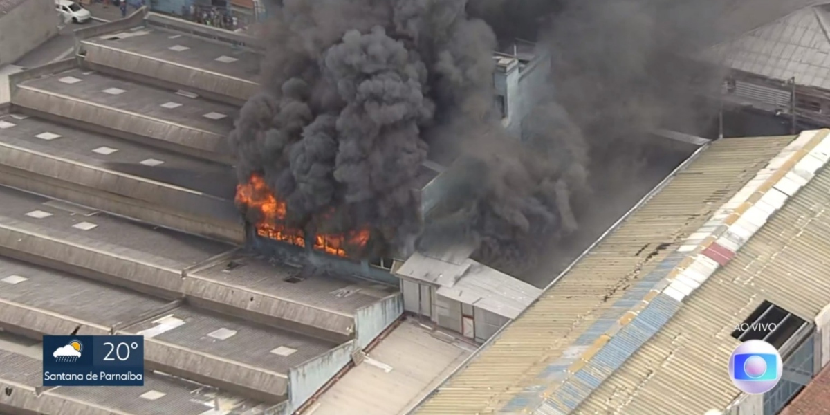 Alan Severiano revelou incêndio em galpão de colchões (Foto: Reprodução/TV Globo)