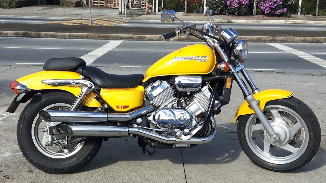 Honda Magna 750 (Foto: YouTube)