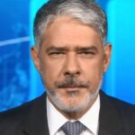 William Bonner ao vivo no Jornal Nacional (Foto: Reprodução / TV Globo)