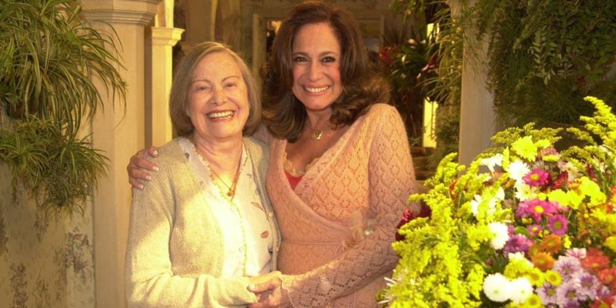 http://tvfoco.uai.com.br/wp-content/uploads/2015/05/Daniela-Mercury.jpg