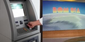 Bom Dia Brasil confirma falência de banco gigante (Reprodução: Montagem TV Foco)
