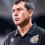 Confirmado HOJE (26), na surdina: Santos toma atitude definitiva sobre volta de Carille na Vila Belmiro (Reprodução/Internet)