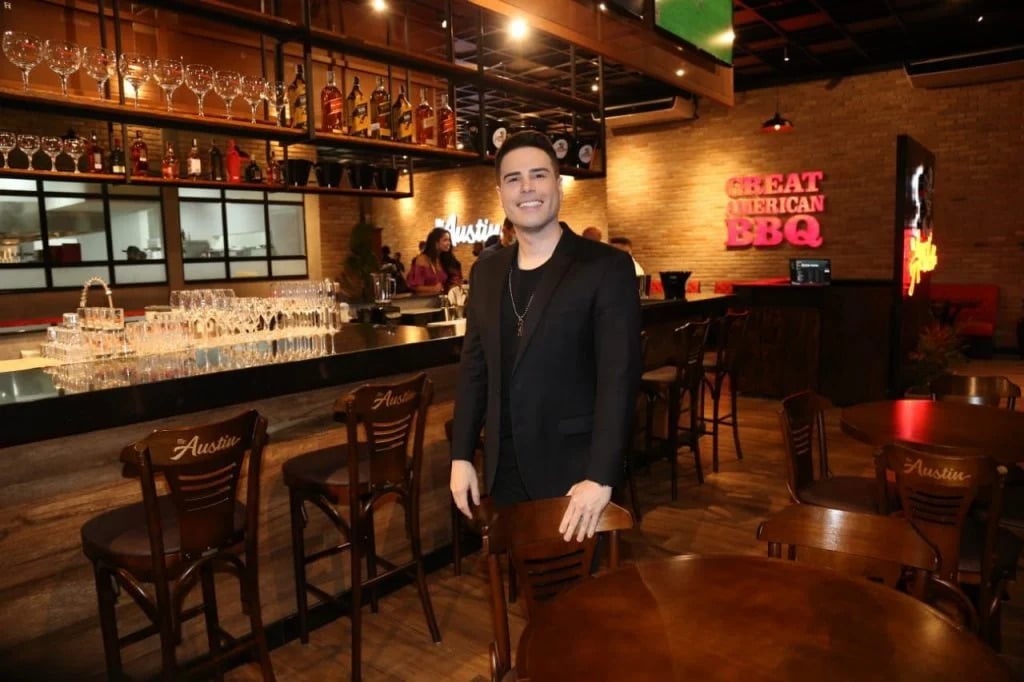 Luiz Bacci em seu restaurante, Mr. Austin Steak House (Reprodução/Internet)