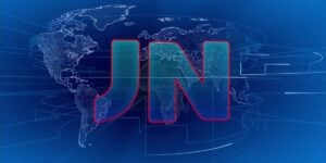 Âncora do Jornal Nacional não conseguiu segurar o choro (Foto: Reprodução / TV Globo)