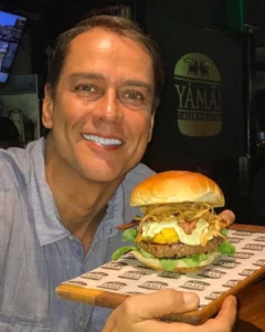Marcello Antony, galã da Globo, é dono de hamburgueria gigante - Foto Internet