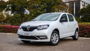 Renault Sandero sai de linha no Brasil após 15 anos - Reprodução Internet Renault Sandero sai de linha no Brasil após 15 anos - Reprodução Internet