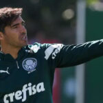 Abel Ferreira pode perder zagueiro do Palmeiras (Foto: Divulgação)