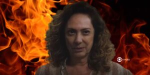 Agatha (Eliane Giardini) em Terra e Paixão (Foto: Reprodução / Globo / Montagem TV Foco)