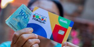 Cartão do programa Bolsa Família (Foto: Internet)