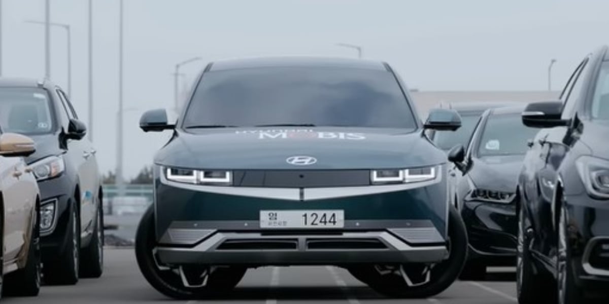 Novo carro da Hyundai estaciona de lado e facilita sua vida (Foto: Reprodução)