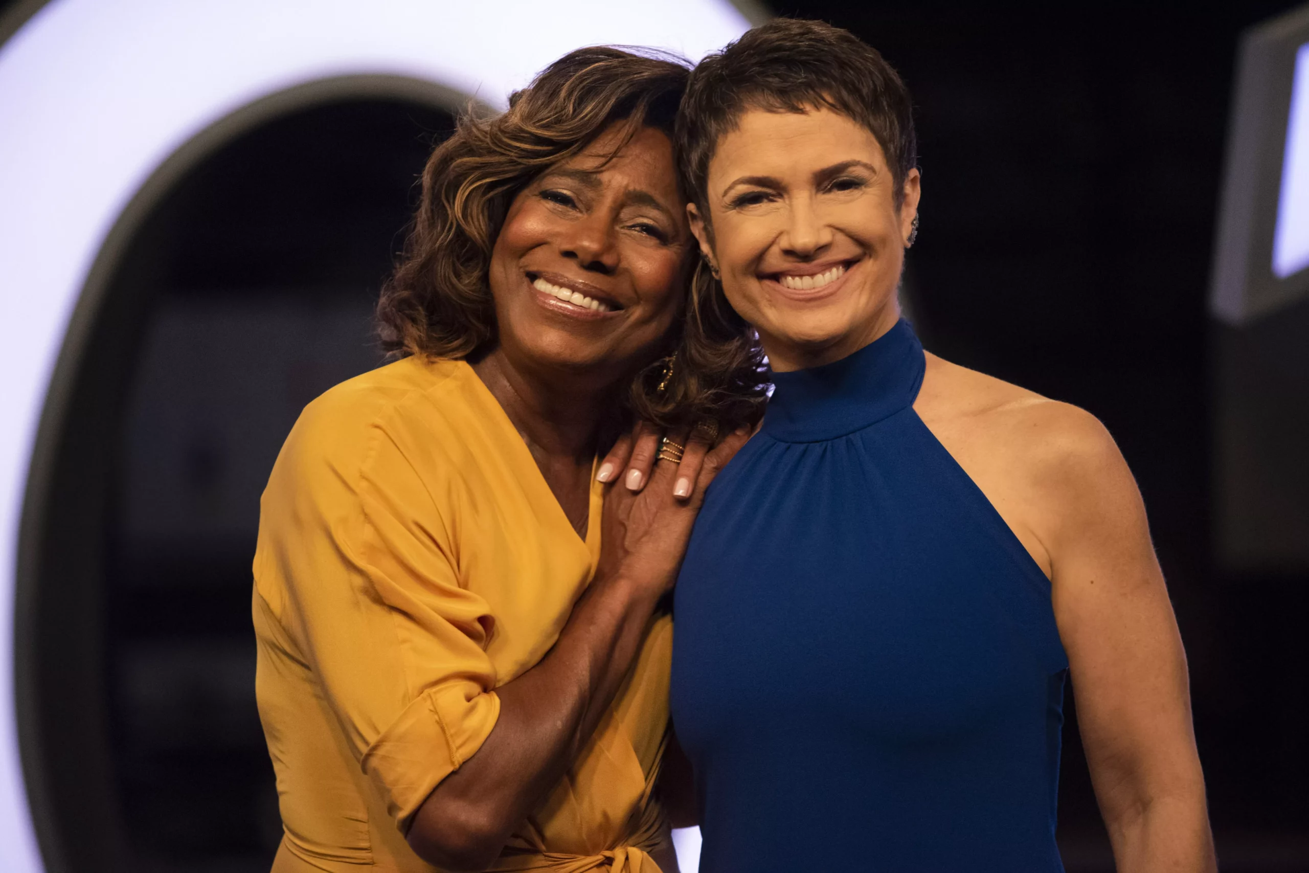 Sandra Annenberg e Glória Maria no Globo Repórter (Foto: Divulgação)