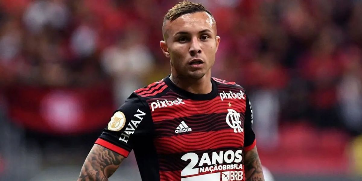 Éverton Ribeiro está na mira do SP- (Foto: Internet)