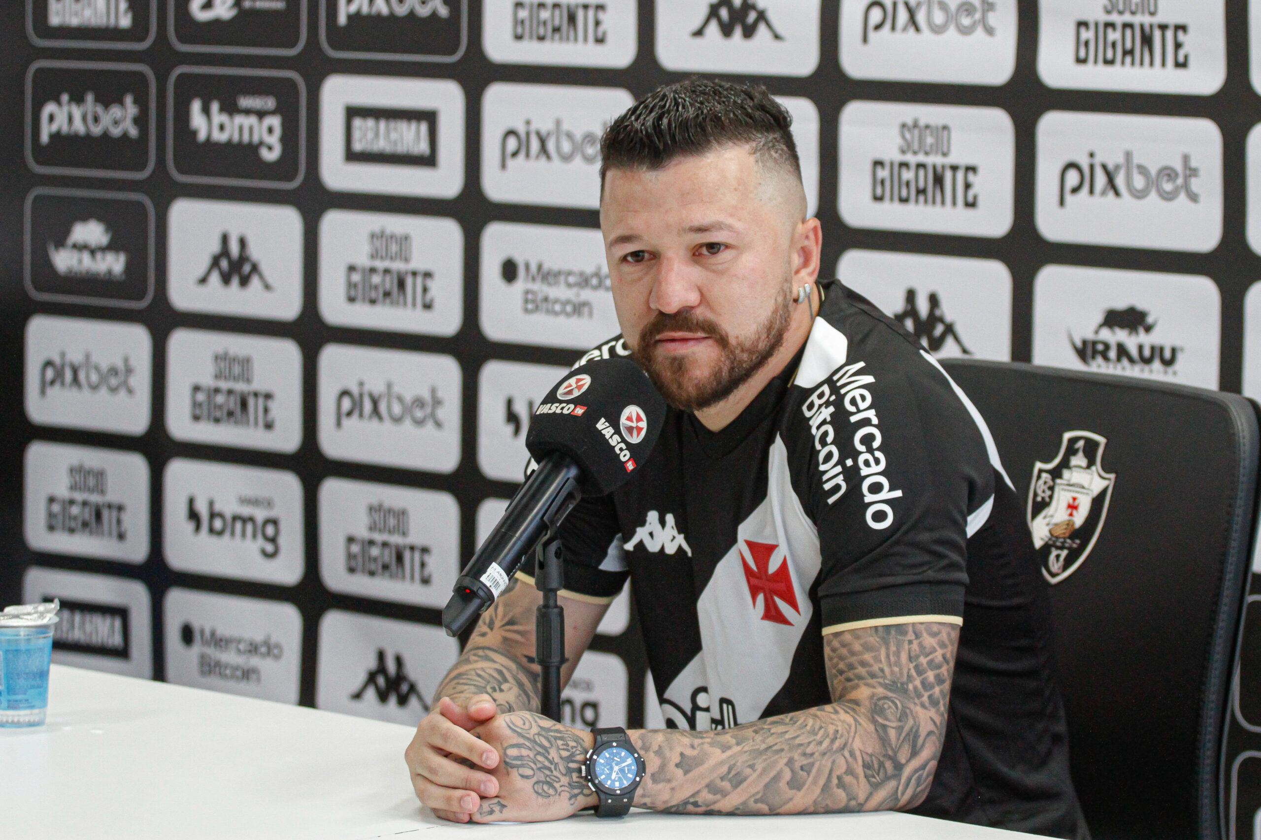 Rossi sofre com lesão e vai desfalcar o Vasco (Foto: Divulgação)