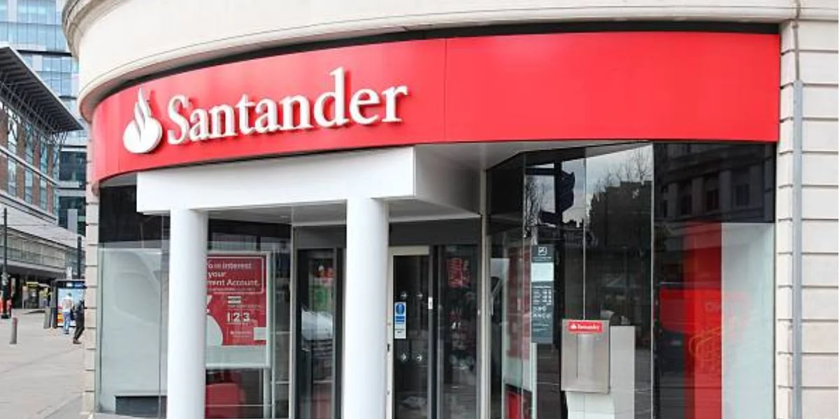 Santander faz anúncio DECISIVO sobre conta-poupança - Foto: Reprodução/Internet