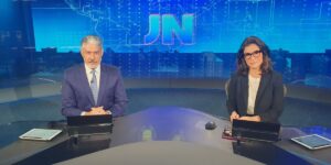 William Bonner e Renata Vasconcellos na bancada do Jornal Nacional (Foto: Divulgação / TV Globo)