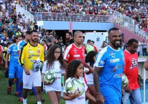 Alexandre Pires em uma das edições do projeto Futebol Contra a Fome - Foto Lucas Papel